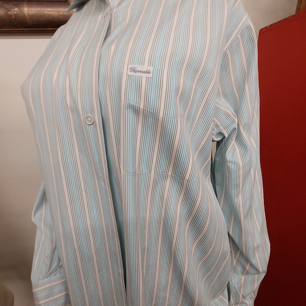 (#19) Faconable Womens Long Sleeve Vertical Striped Button Down Shirt Size L.